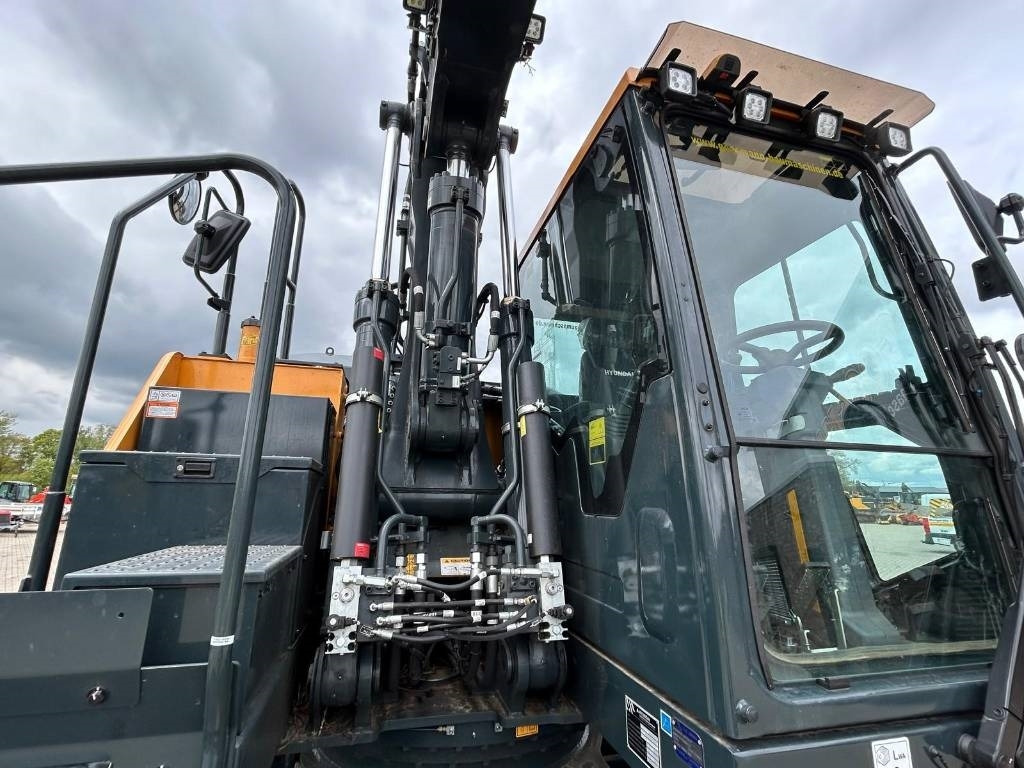 HYUNDAI HW170 ACR - Wheel excavator: picture 5 HYUNDAI HW170 ACR - Wheel excavator: picture 5