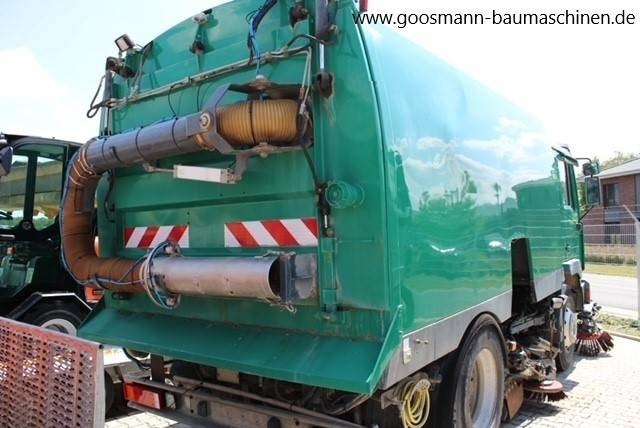 MAN M32 - Road sweeper: picture 3 MAN M32 - Road sweeper: picture 3