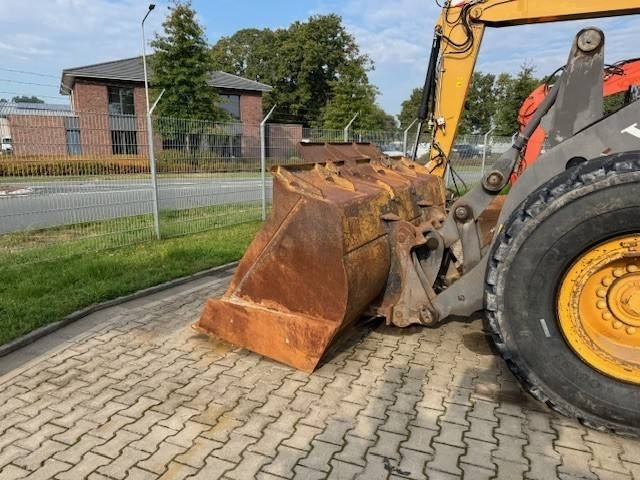 Volvo L 90 F  - Wheel loader: picture 2 Volvo L 90 F  - Wheel loader: picture 2