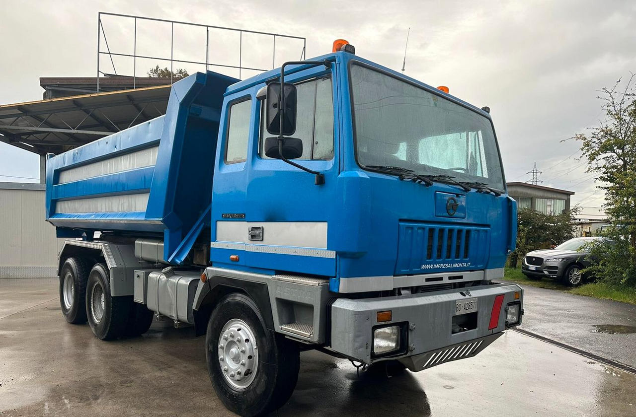 - Tipper: picture 1 - Tipper: picture 1