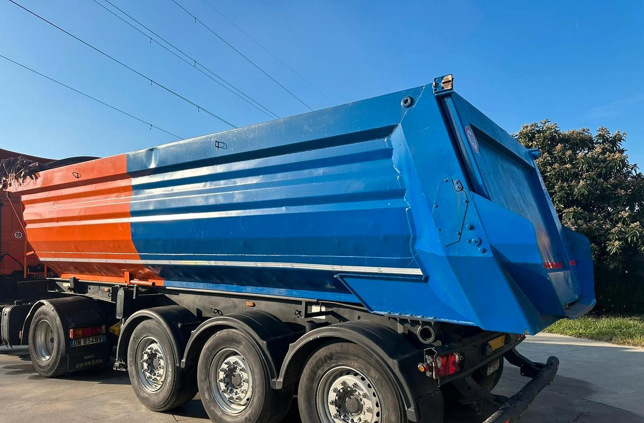 Semirimorchio ribaltabile Adige - Tipper semi-trailer: picture 3 Semirimorchio ribaltabile Adige - Tipper semi-trailer: picture 3