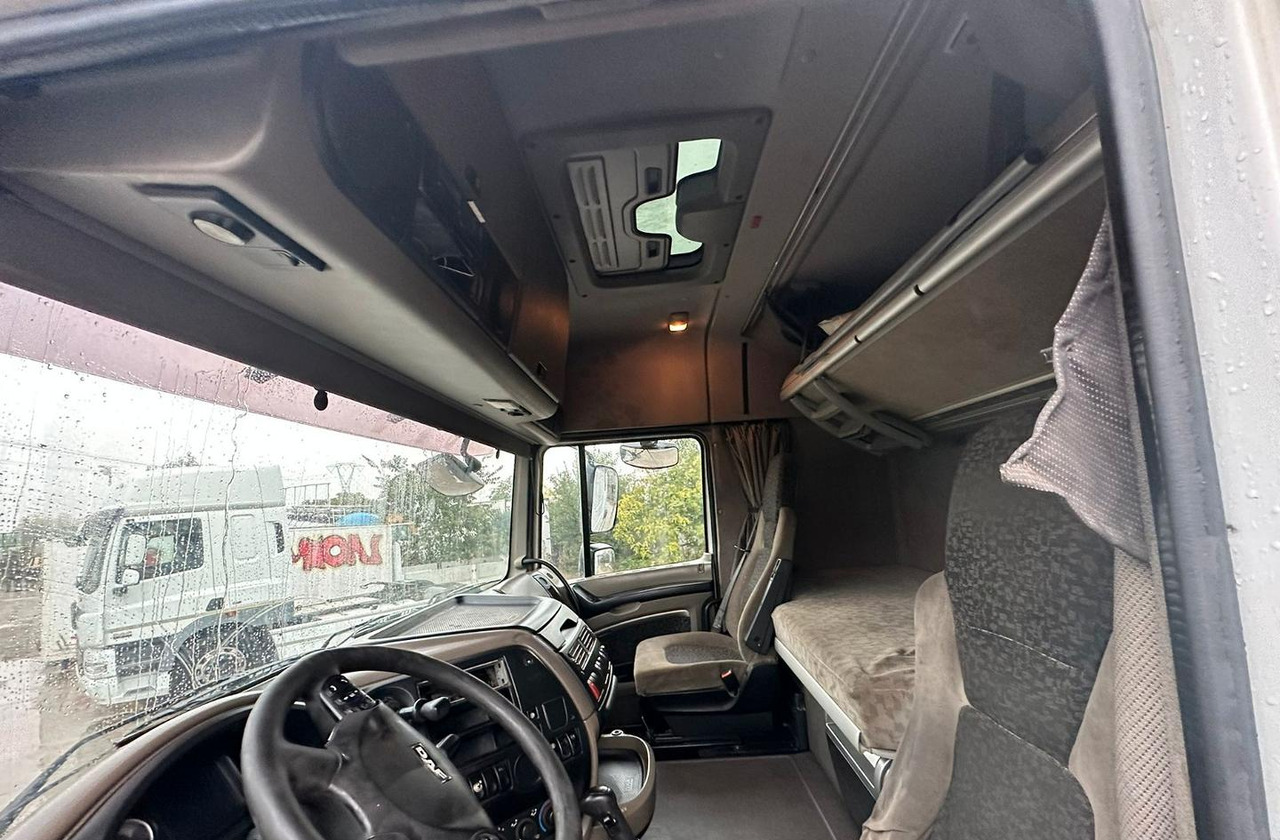 Tractor unit Trattore Daf XF: picture 9