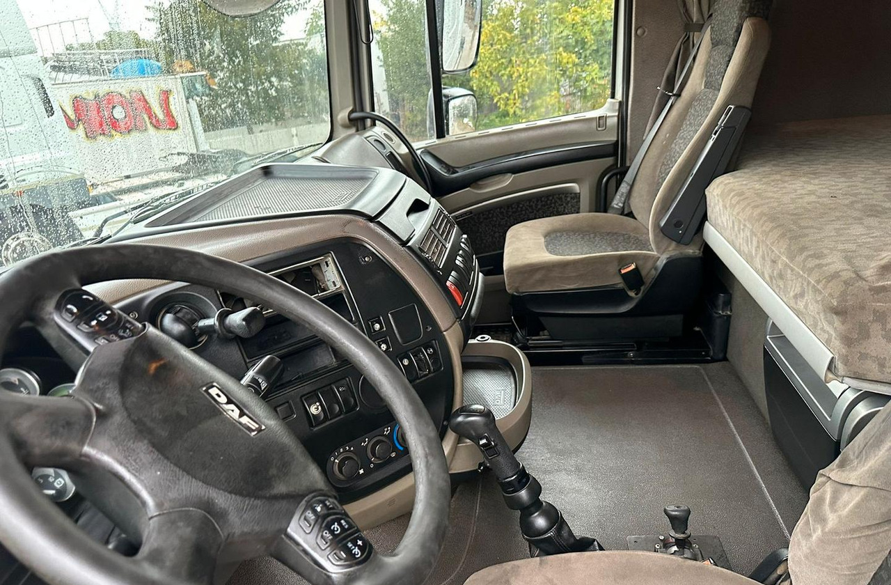 Tractor unit Trattore Daf XF: picture 6