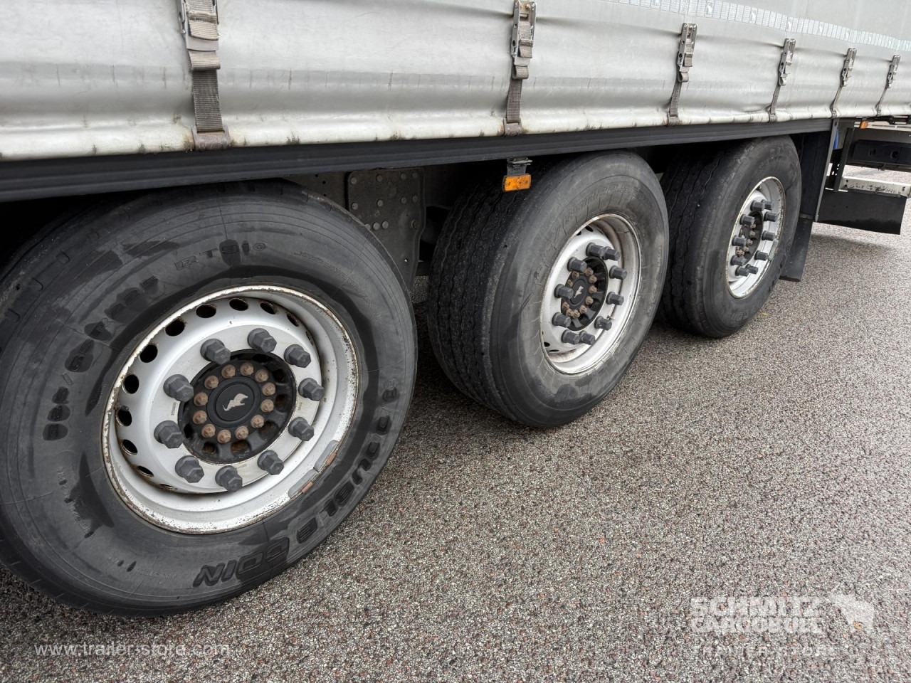 SCHMITZ Curtainsider Standard - Curtainsider semi-trailer: picture 3 SCHMITZ Curtainsider Standard - Curtainsider semi-trailer: picture 3