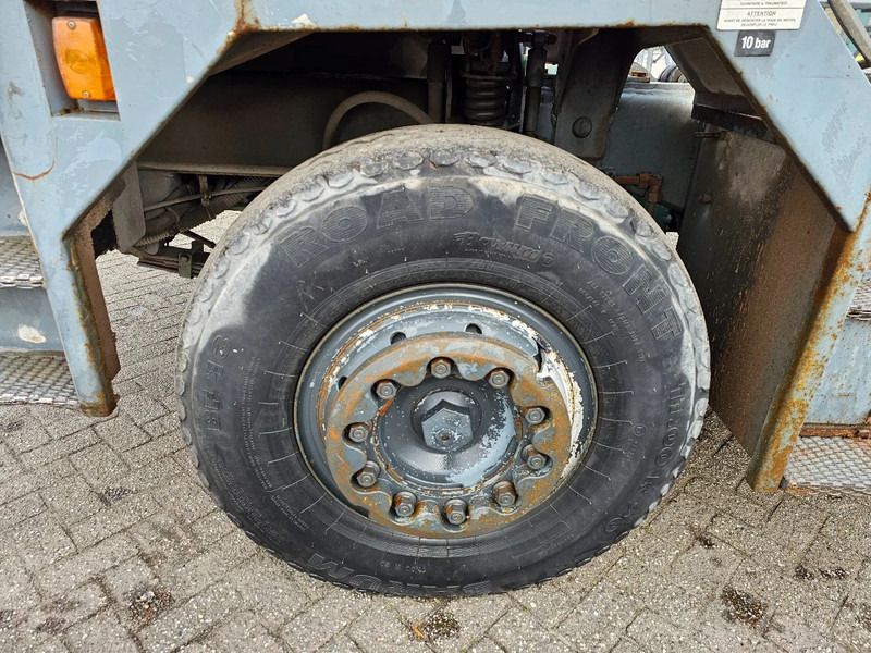 Terminal tractor CVS-Ferrari TT2516B: picture 14
