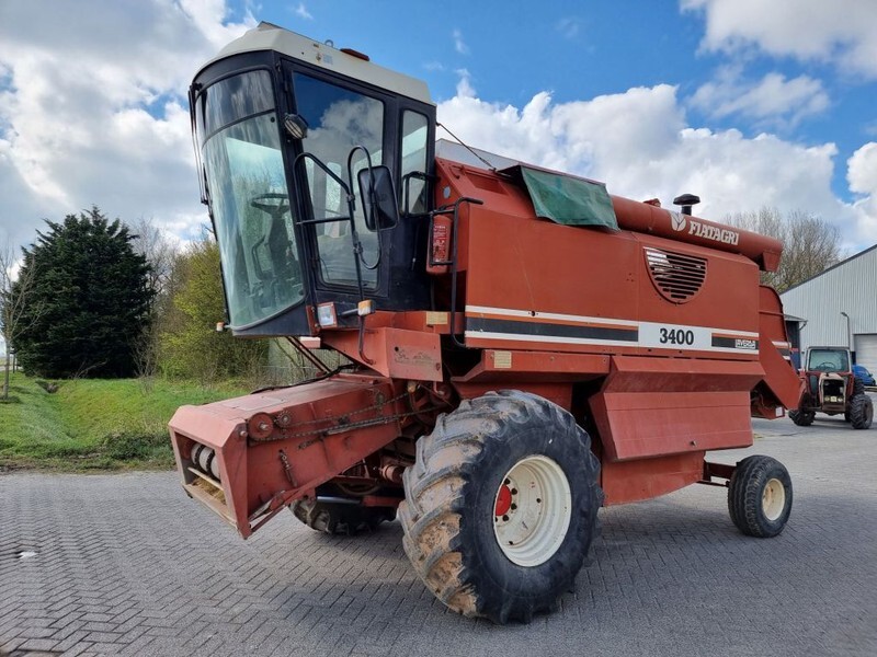 Laverda 3400 - Combine harvester: picture 1 Laverda 3400 - Combine harvester: picture 1