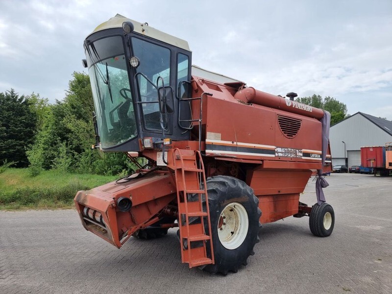Laverda 3500 - Combine harvester: picture 1 Laverda 3500 - Combine harvester: picture 1