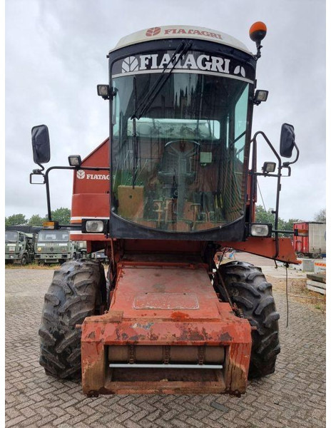 Laverda 3550 R - Combine harvester: picture 2 Laverda 3550 R - Combine harvester: picture 2