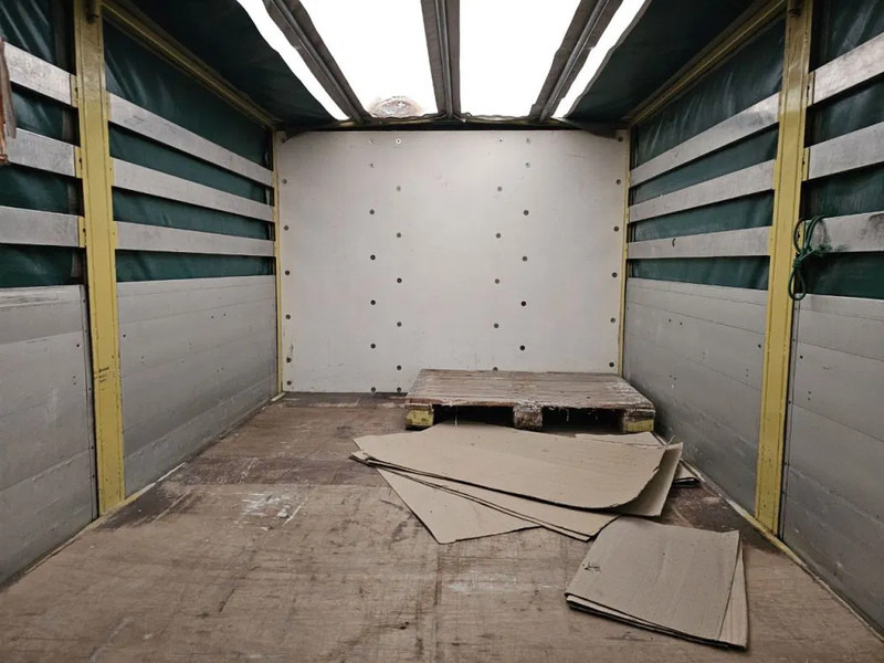 Curtainsider truck Mercedes-Benz Atego 918: picture 14