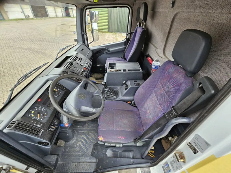 Curtainsider truck Mercedes-Benz Atego 918: picture 9