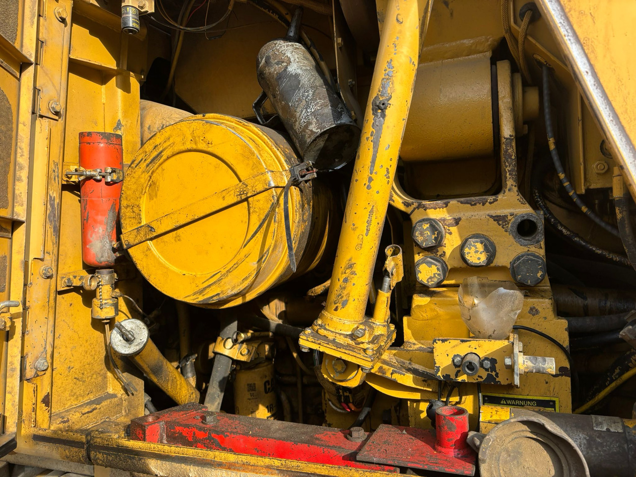 Bulldozer CATERPILLAR 963: picture 9