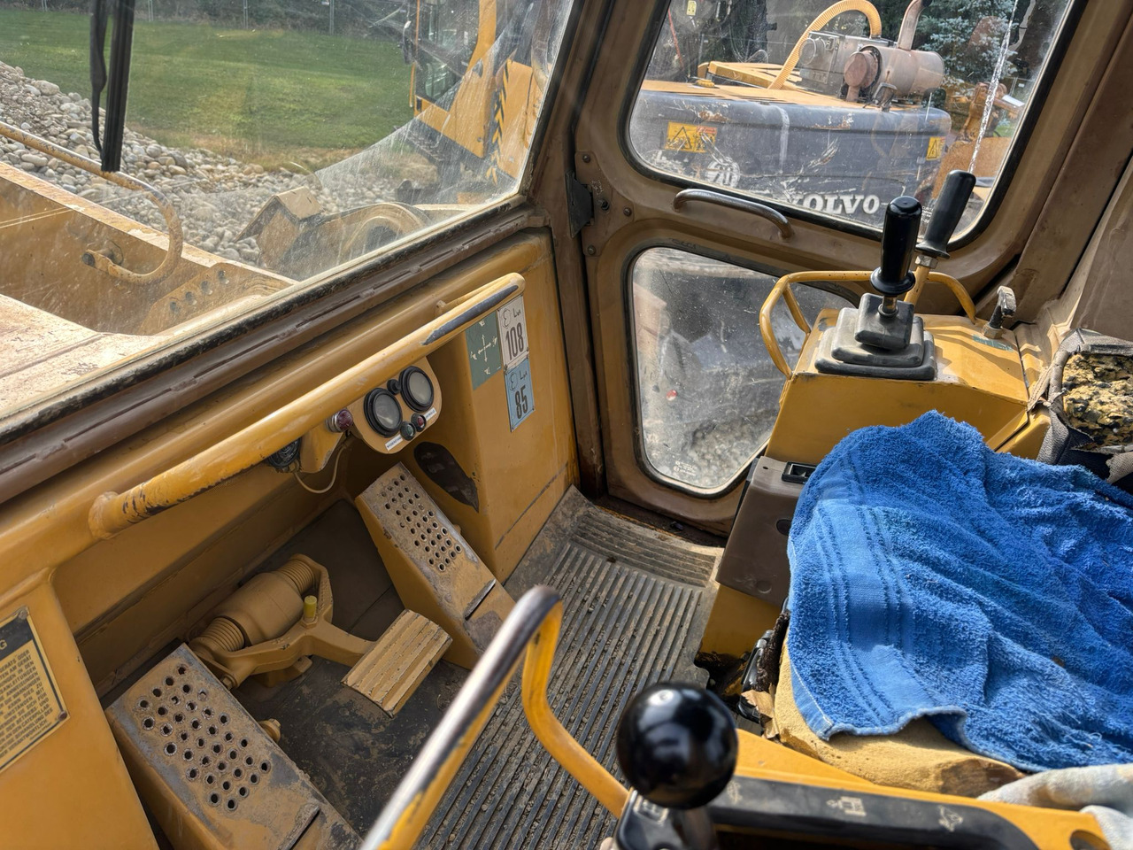 Bulldozer CATERPILLAR 963: picture 10