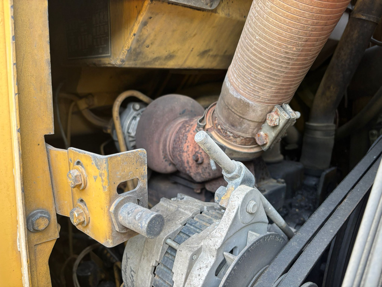 Bulldozer CATERPILLAR 963: picture 7