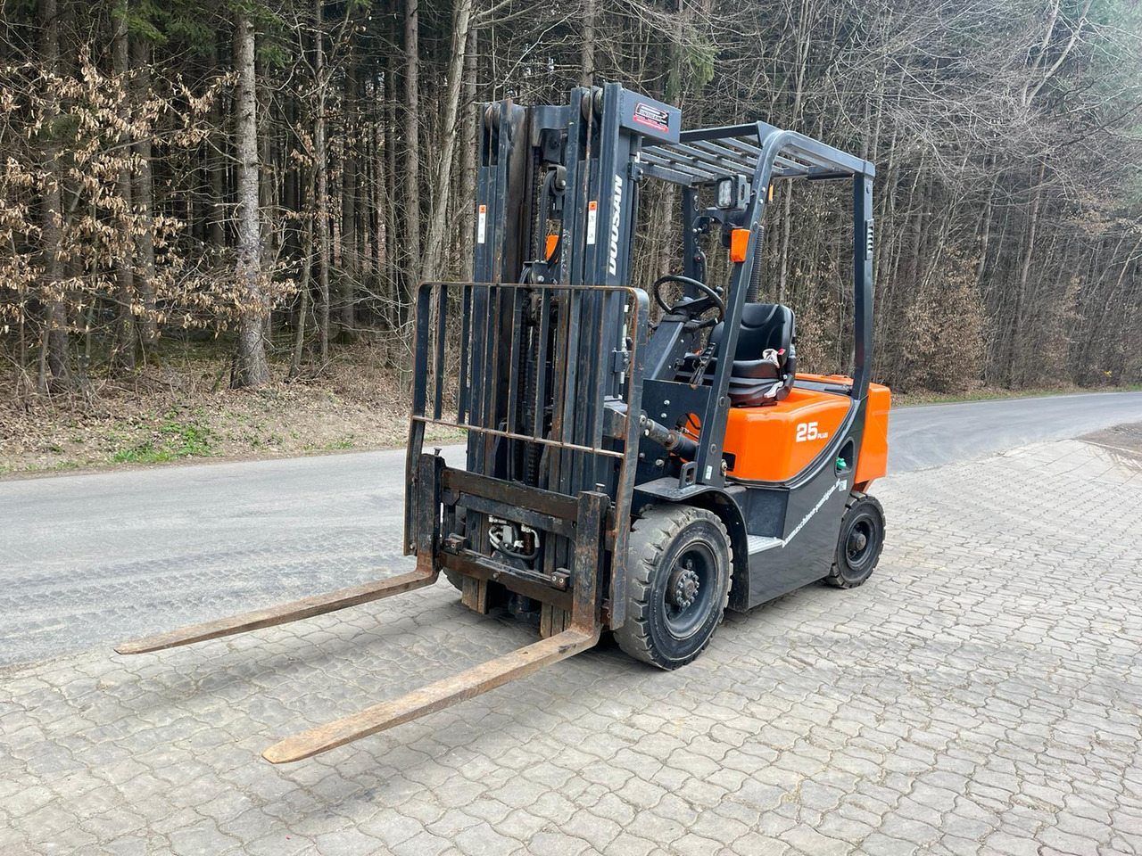 Doosan D 25 GP - Diesel forklift: picture 3 Doosan D 25 GP - Diesel forklift: picture 3