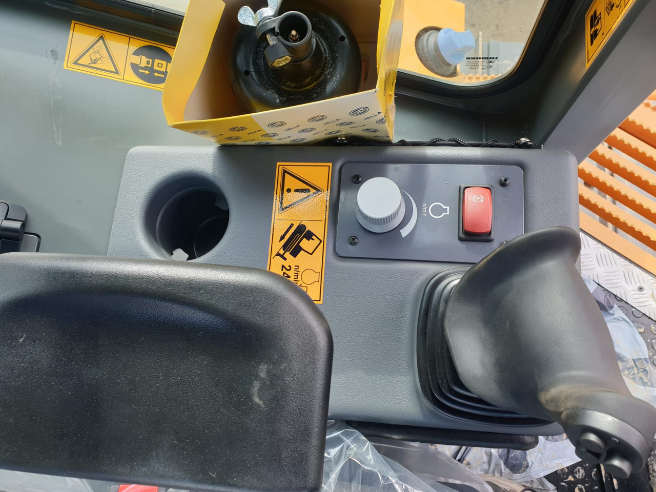 Bulldozer LIEBHERR PR 726 05 LGP: picture 17 Bulldozer LIEBHERR PR 726 05 LGP: picture 17