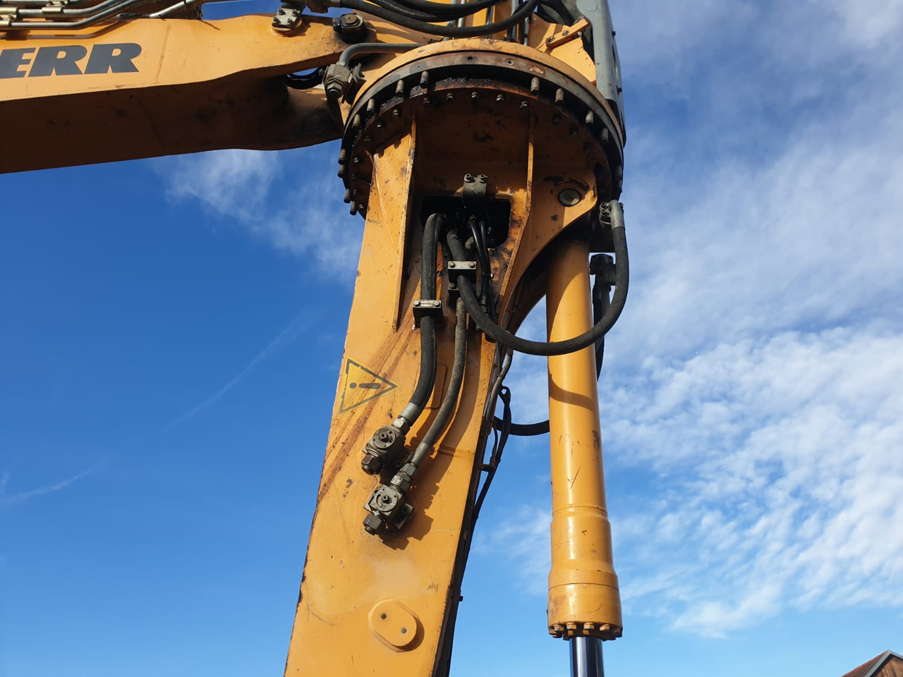 Crawler excavator LIEBHERR R 916 LC-423: picture 15