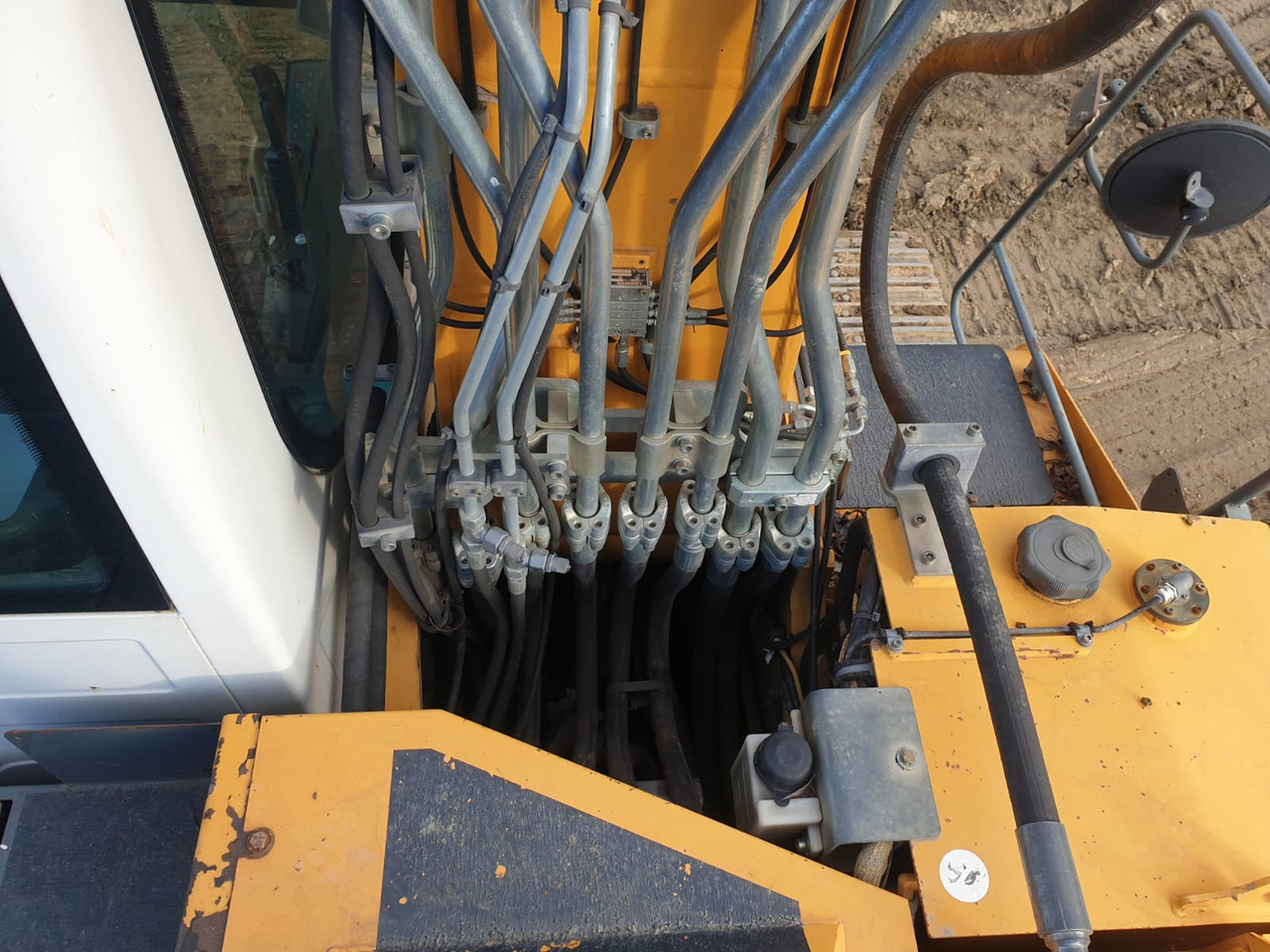 Crawler excavator LIEBHERR R 916 LC-423: picture 10
