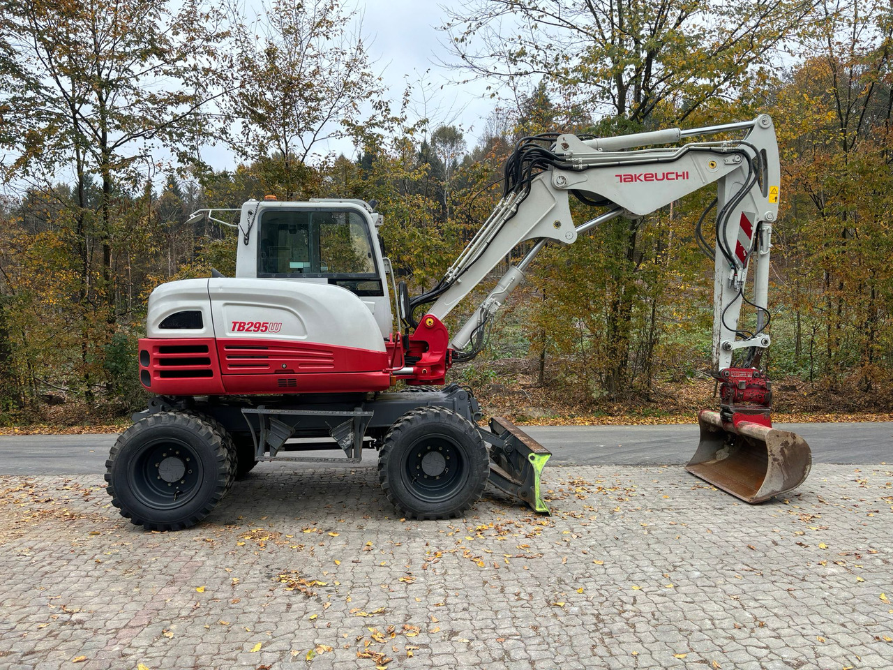 TAKEUCHI TB 295 W - Wheel excavator: picture 2 TAKEUCHI TB 295 W - Wheel excavator: picture 2