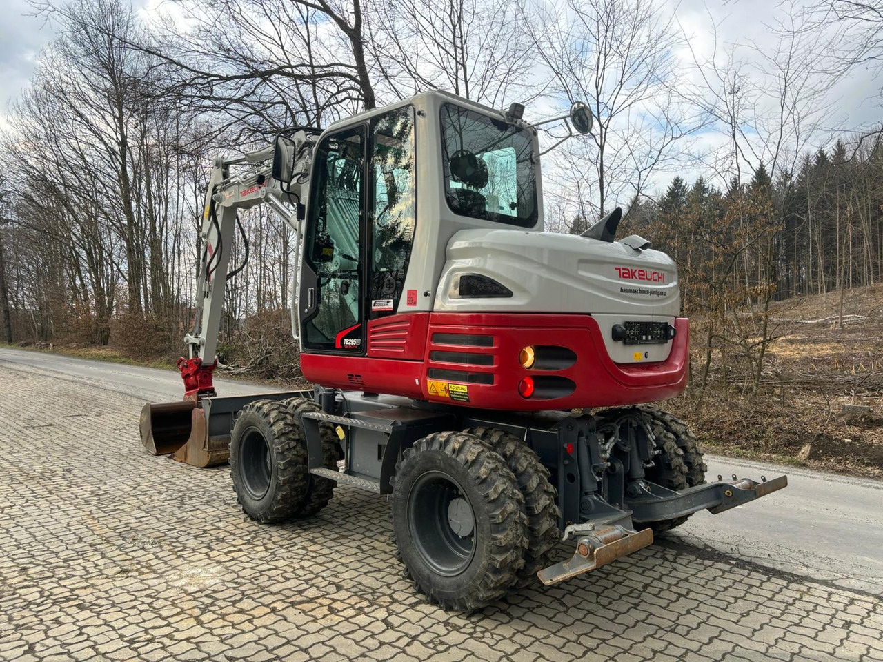 TAKEUCHI TB 295 W - Wheel excavator: picture 5 TAKEUCHI TB 295 W - Wheel excavator: picture 5