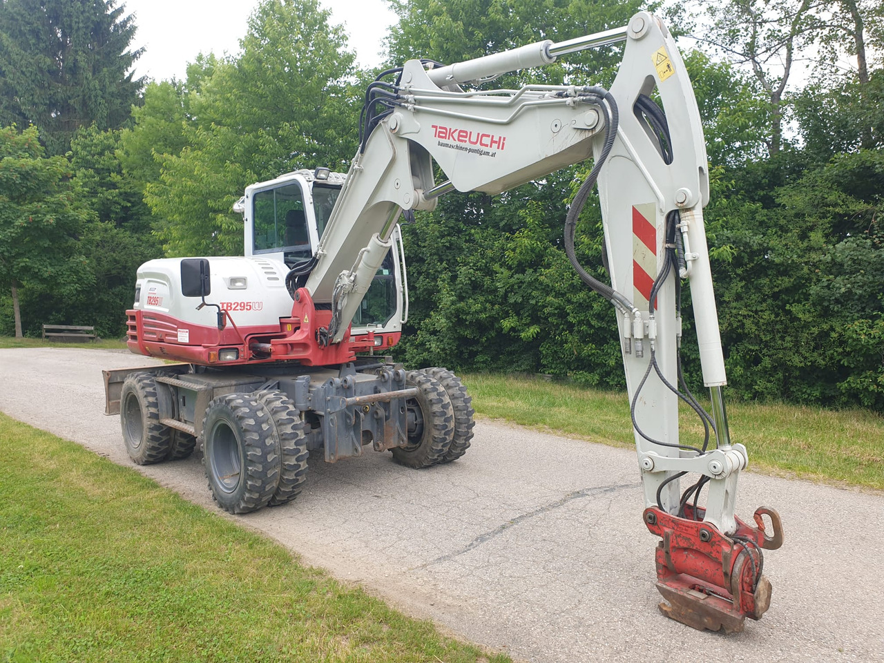 TAKEUCHI TB 295W - Wheel excavator: picture 4 TAKEUCHI TB 295W - Wheel excavator: picture 4