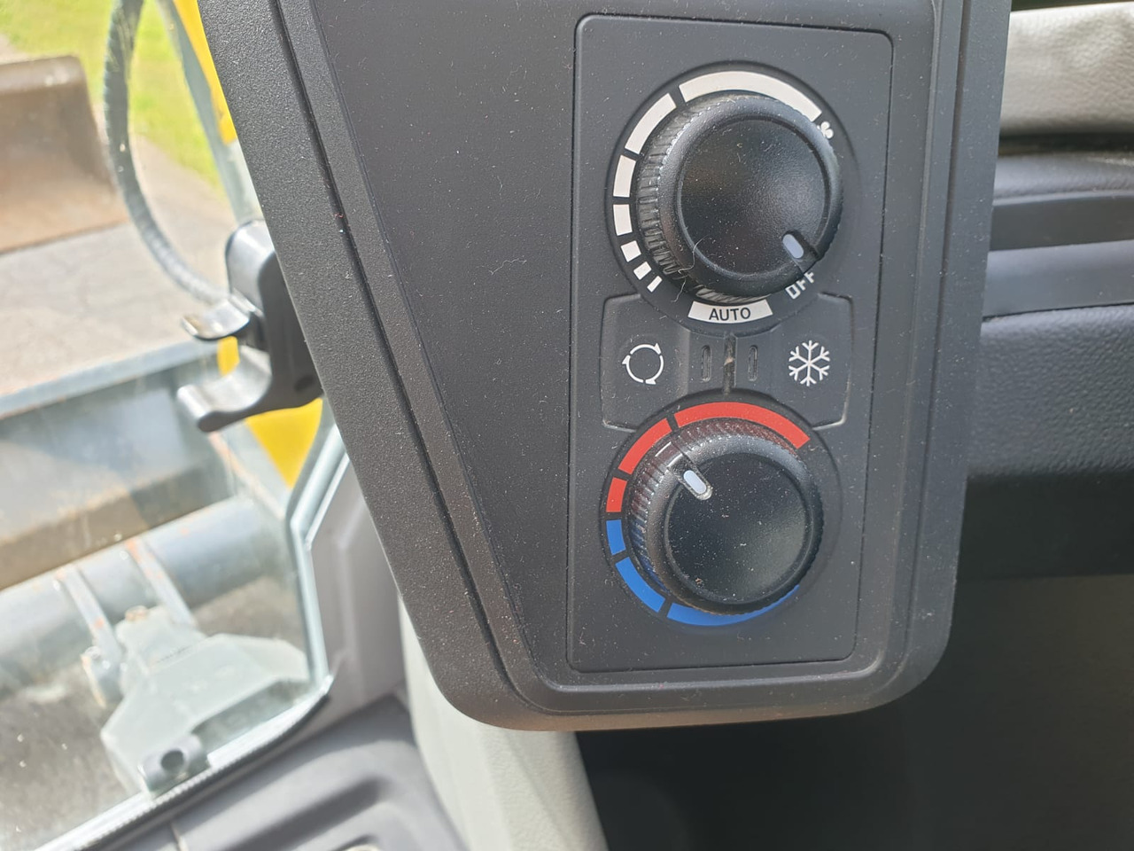 Mini excavator WACKER Neuson ET 90: picture 19