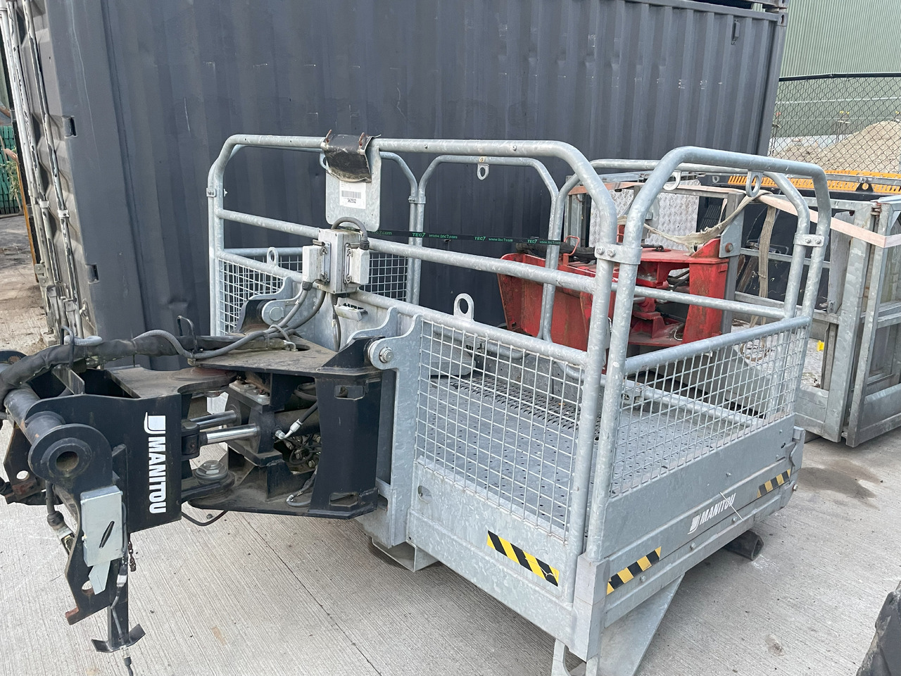 Telescopic wheel loader MANITOU MRT2150: picture 9