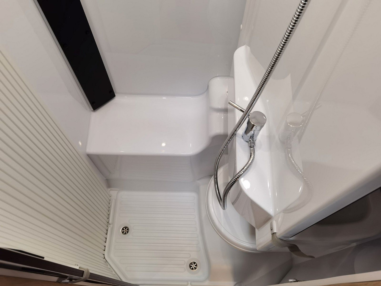 Lease a  Chausson 627 TITANIUM /-2026- / 165PS - 8G. AUTOMATIK Chausson 627 TITANIUM /-2026- / 165PS - 8G. AUTOMATIK: picture 17