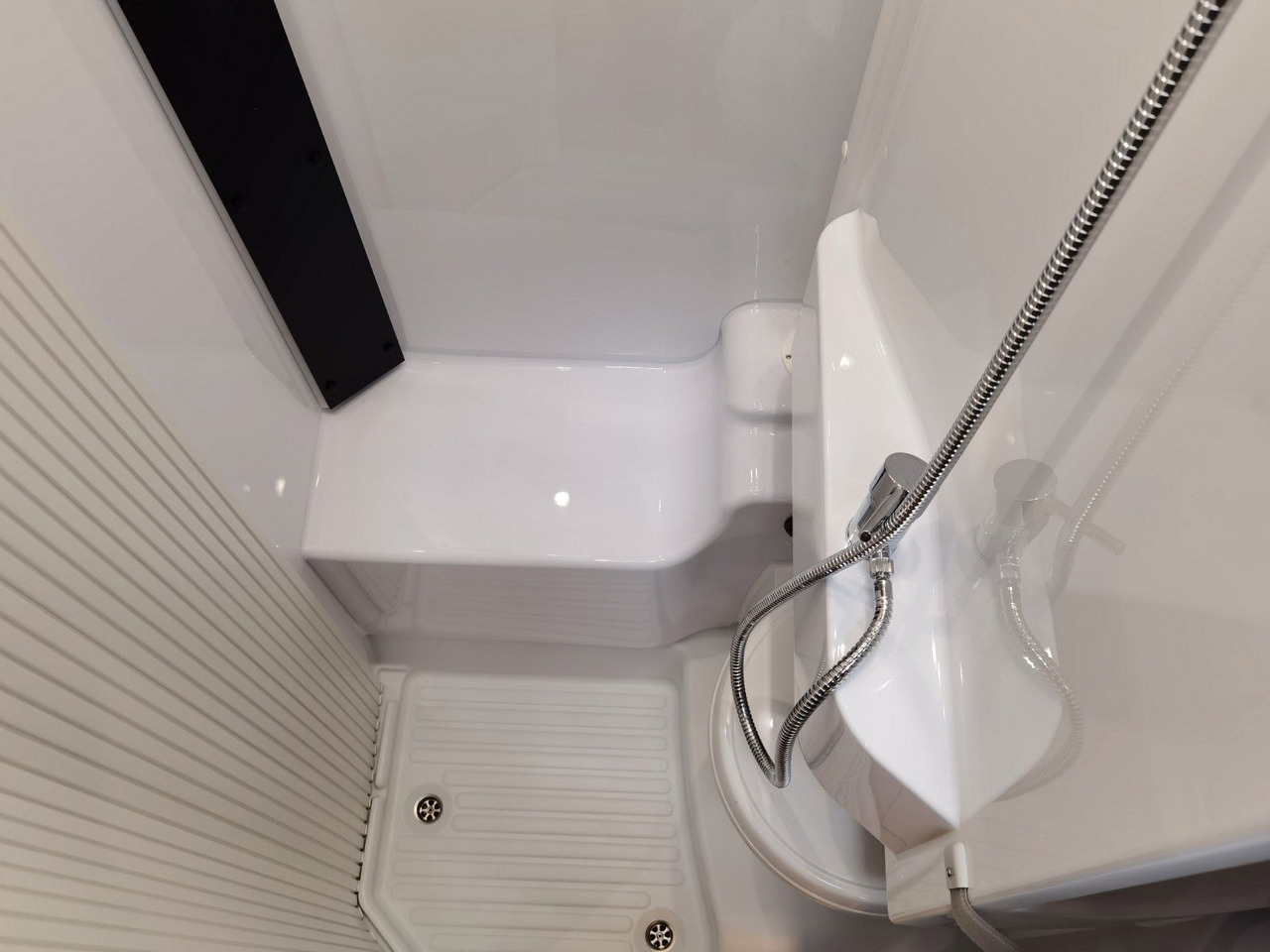 Lease a  Chausson 627 TITANIUM / - 2026 - / EINZELBETTEN & HUBBETT Chausson 627 TITANIUM / - 2026 - / EINZELBETTEN & HUBBETT: picture 24