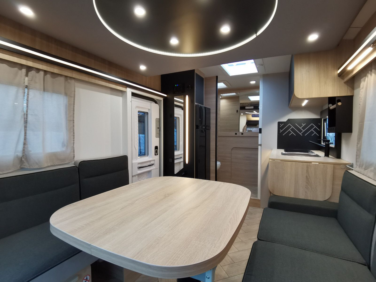 Semi-integrated motorhome Chausson 640 ETAPE LINE /-2025- / XXL - HUBBETT & RAUMBAD: picture 10