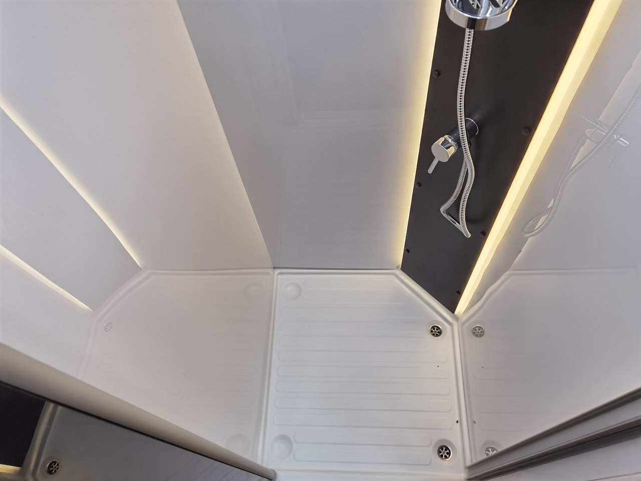 Semi-integrated motorhome Chausson 640 ETAPE LINE /-2025- / XXL - HUBBETT & RAUMBAD: picture 18