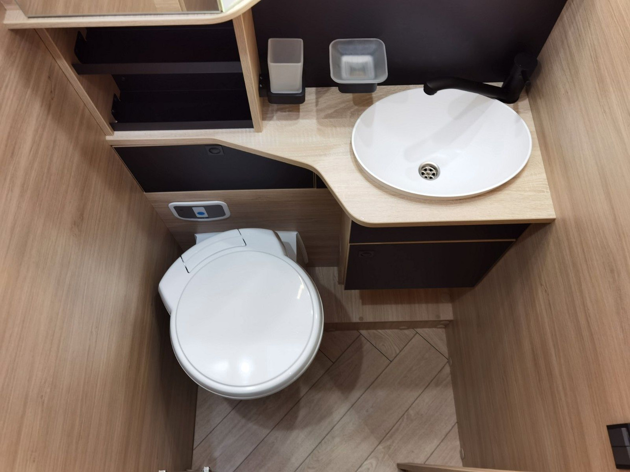 Semi-integrated motorhome Chausson 797 TITANIUM / - 2026 - / EINZELBETTEN & HUBBETT: picture 23