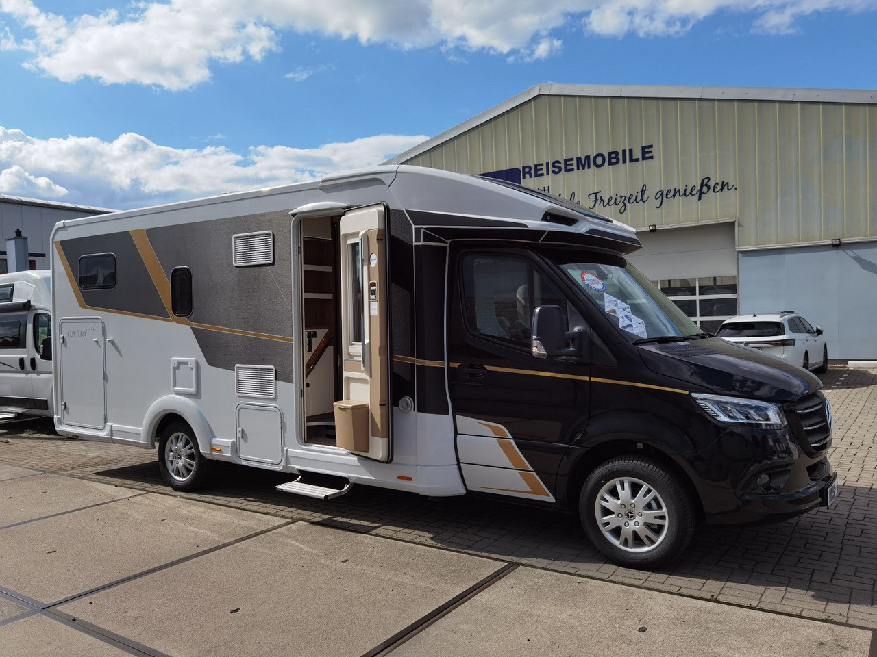 Lease a  Eura Mobil CONTURA 766 EB /LUMINARY PAKET / EINZELBETTEN Eura Mobil CONTURA 766 EB /LUMINARY PAKET / EINZELBETTEN: picture 8