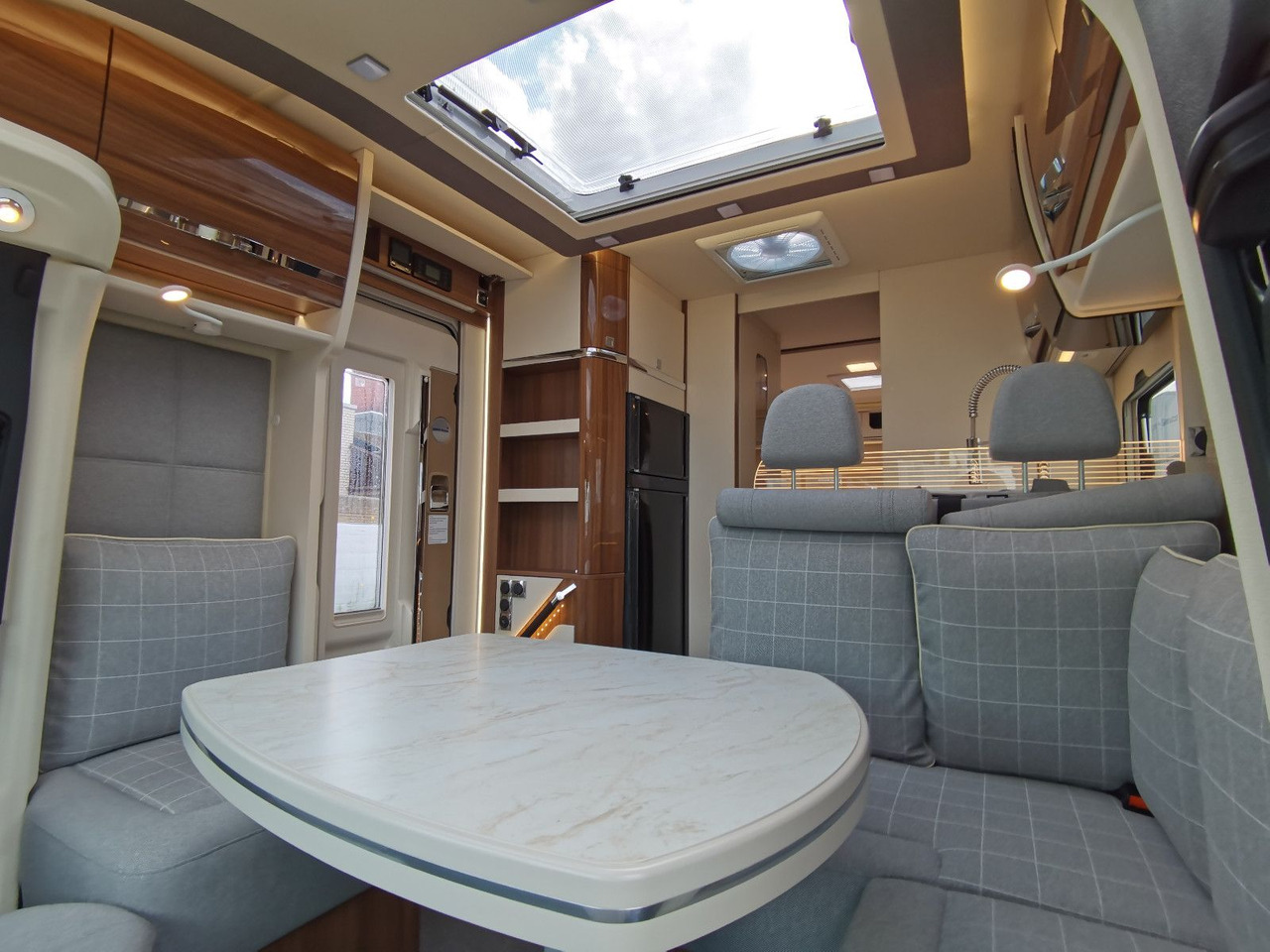 Lease a  Eura Mobil CONTURA 766 EB /LUMINARY PAKET / EINZELBETTEN Eura Mobil CONTURA 766 EB /LUMINARY PAKET / EINZELBETTEN: picture 13