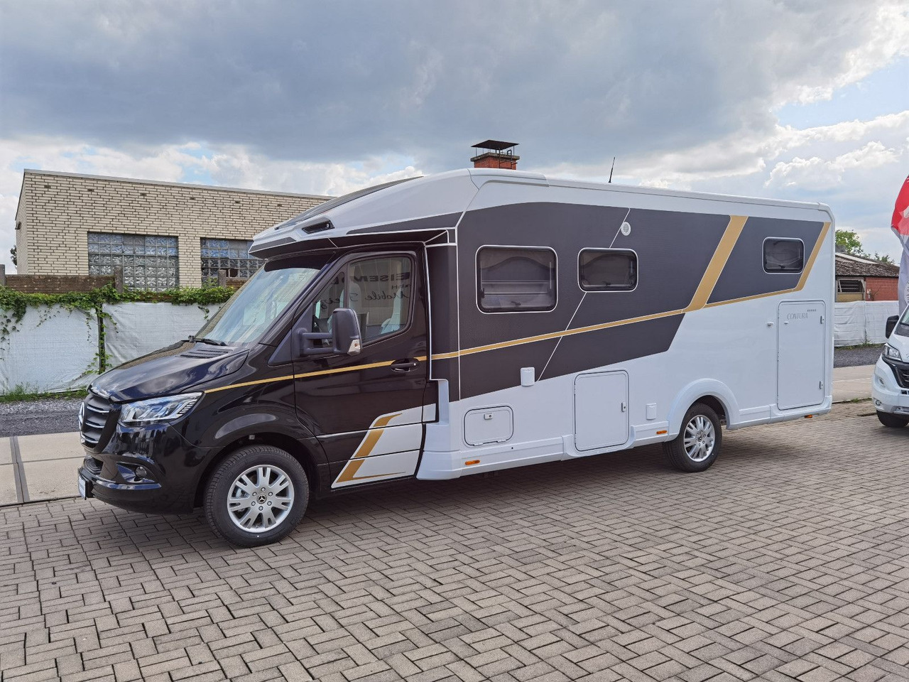 Lease a  Eura Mobil CONTURA 766 EB /LUMINARY PAKET / EINZELBETTEN Eura Mobil CONTURA 766 EB /LUMINARY PAKET / EINZELBETTEN: picture 6