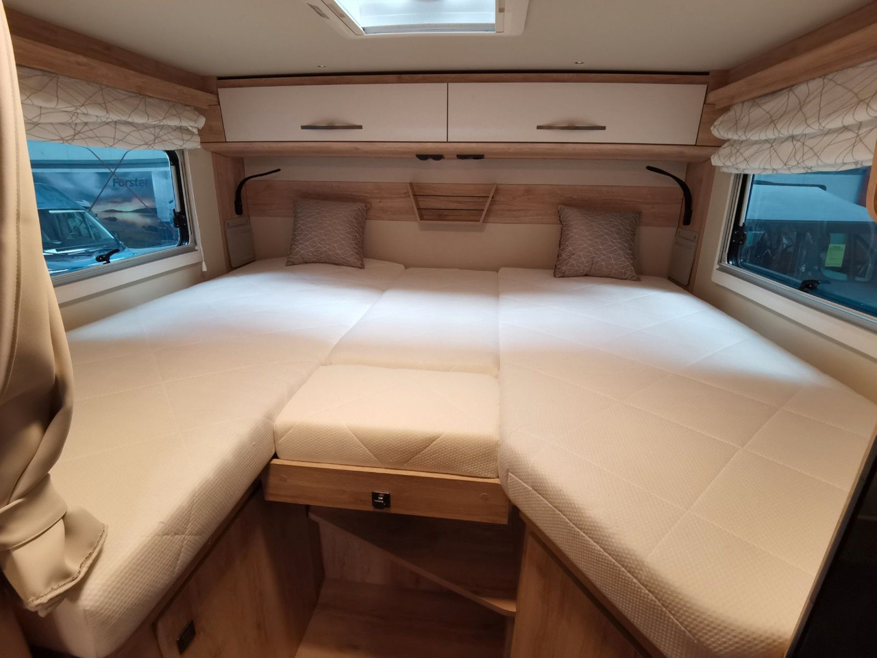 Semi-integrated motorhome Eura Mobil PROFILA T 695 EB / MODELL 2026 / EINZELBETTEN: picture 21