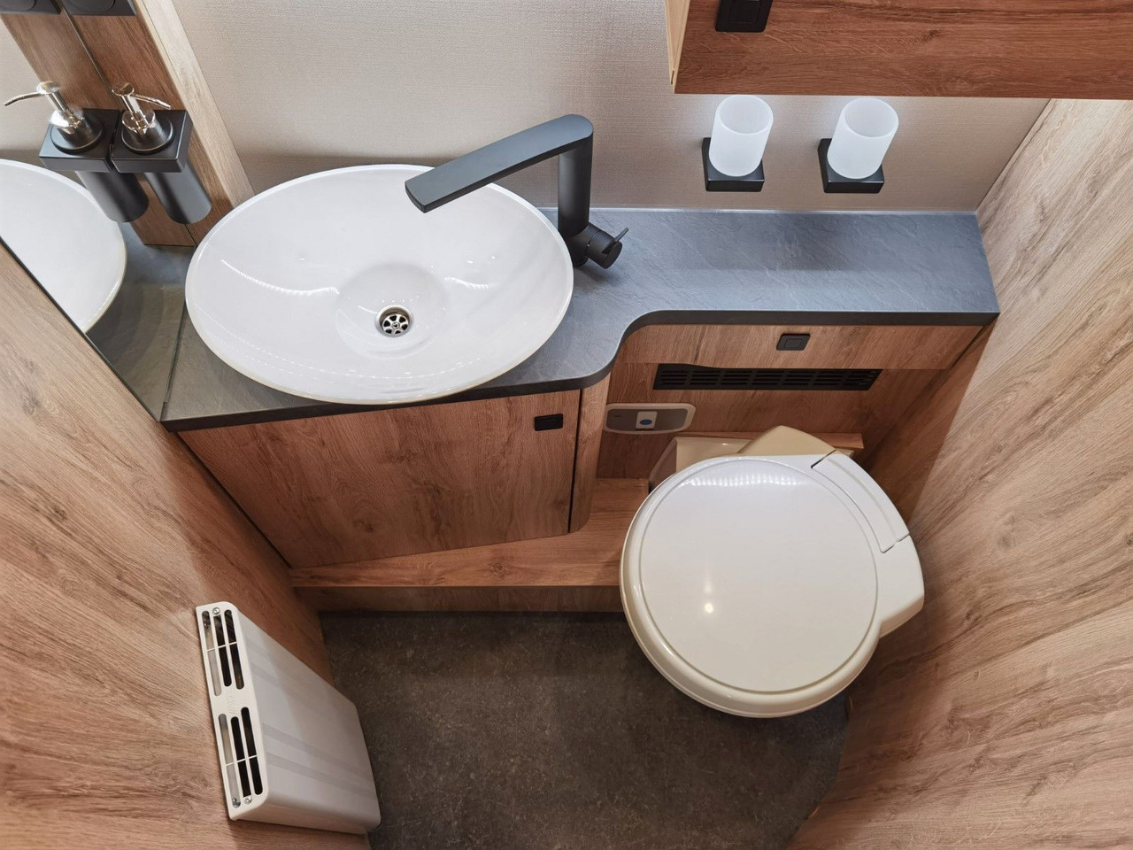 Lease a  Eura Mobil PROFILA T 726 EF FREESTYLE -SONDERMODELL 2026 Eura Mobil PROFILA T 726 EF FREESTYLE -SONDERMODELL 2026: picture 21