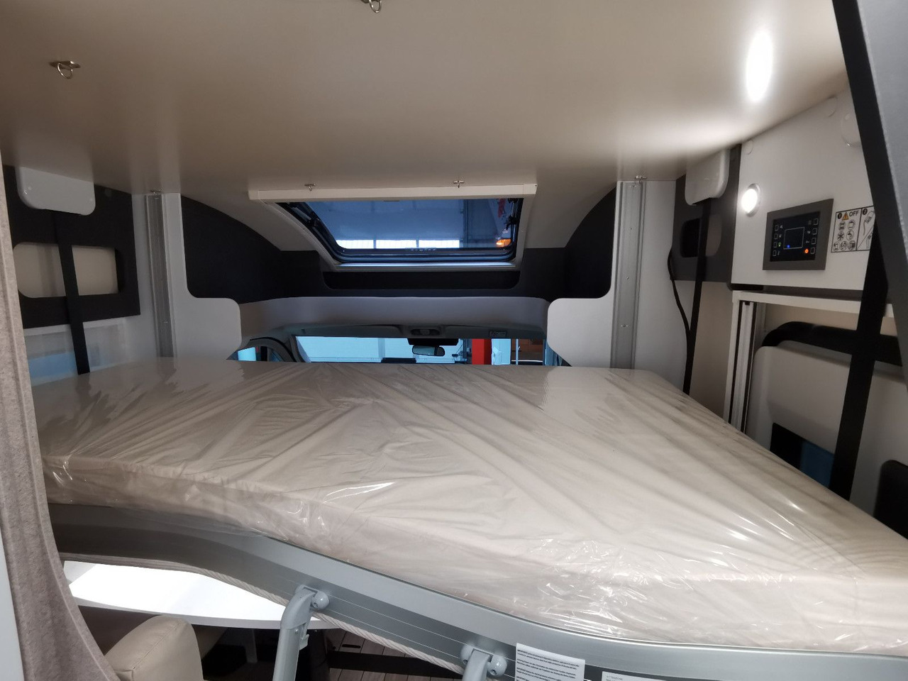 Semi-integrated motorhome Forster T 699 EB / -MODELL 2025-/ EINZELBETTEN & HUBBETT: picture 16