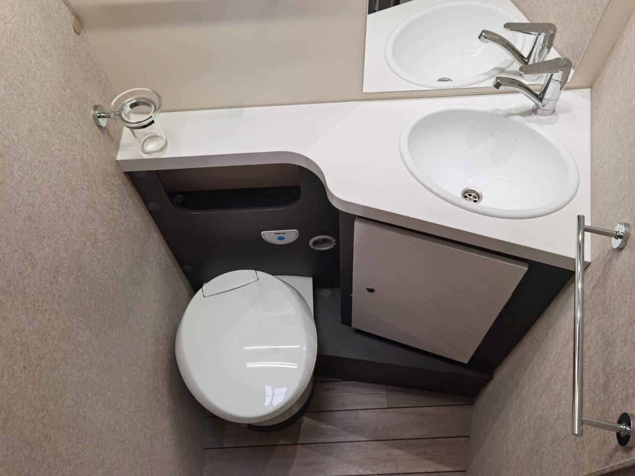 Semi-integrated motorhome Forster T 745 EB /-2025-/ 140PS / EINZELBETTEN & HUBBETT: picture 22 Semi-integrated motorhome Forster T 745 EB /-2025-/ 140PS / EINZELBETTEN & HUBBETT: picture 22