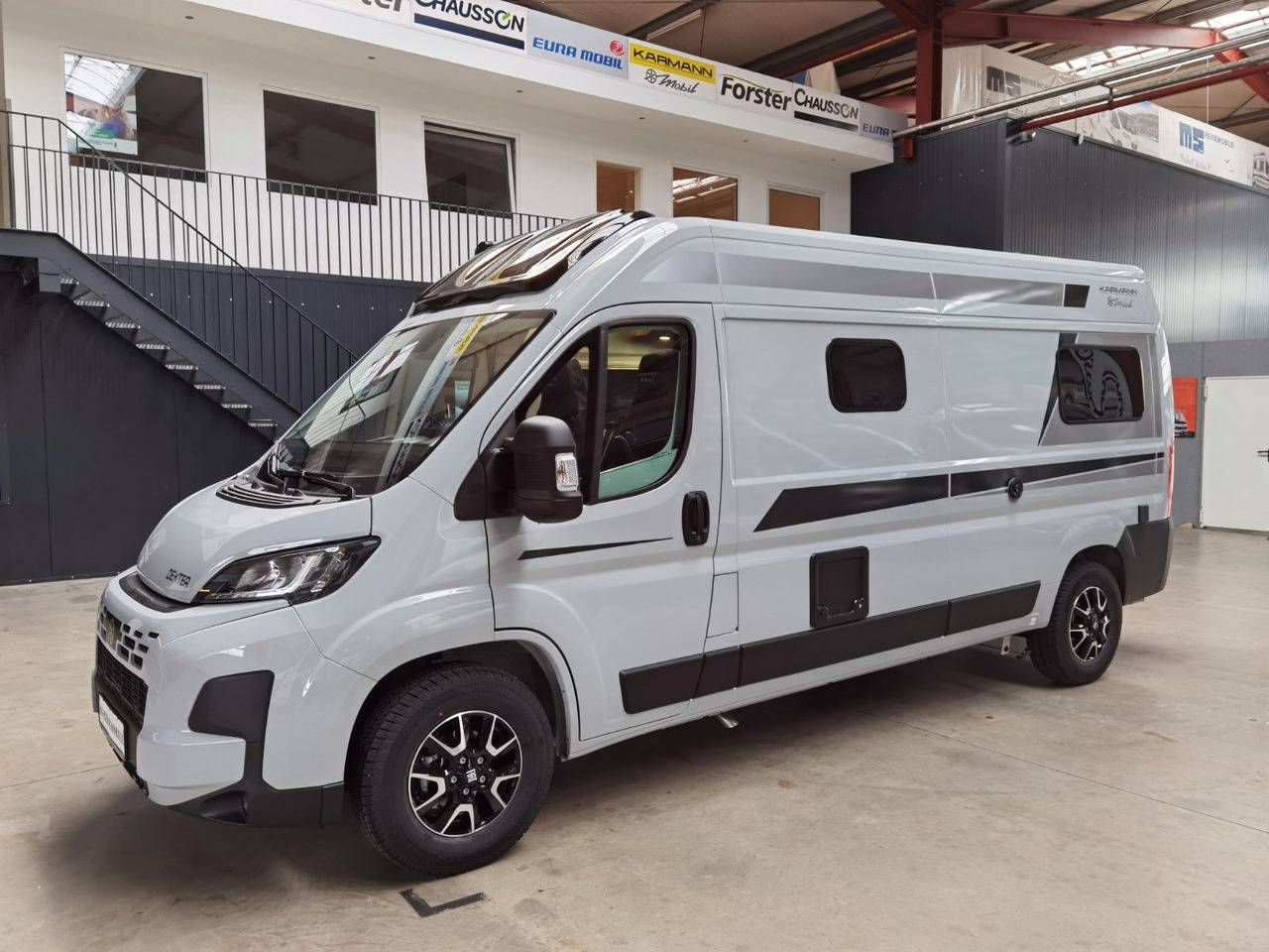 Lease a  Karmann DEXTER 600 / -2026-/ EINZELBETTEN  & BAR VERSION Karmann DEXTER 600 / -2026-/ EINZELBETTEN  & BAR VERSION: picture 6