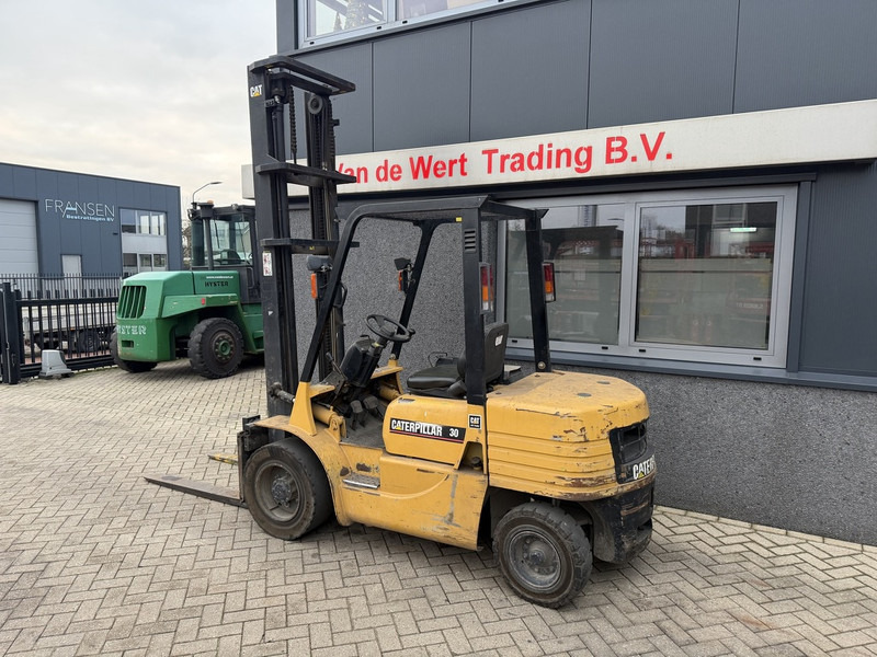 Caterpillar FD30 - Diesel forklift: picture 4 Caterpillar FD30 - Diesel forklift: picture 4