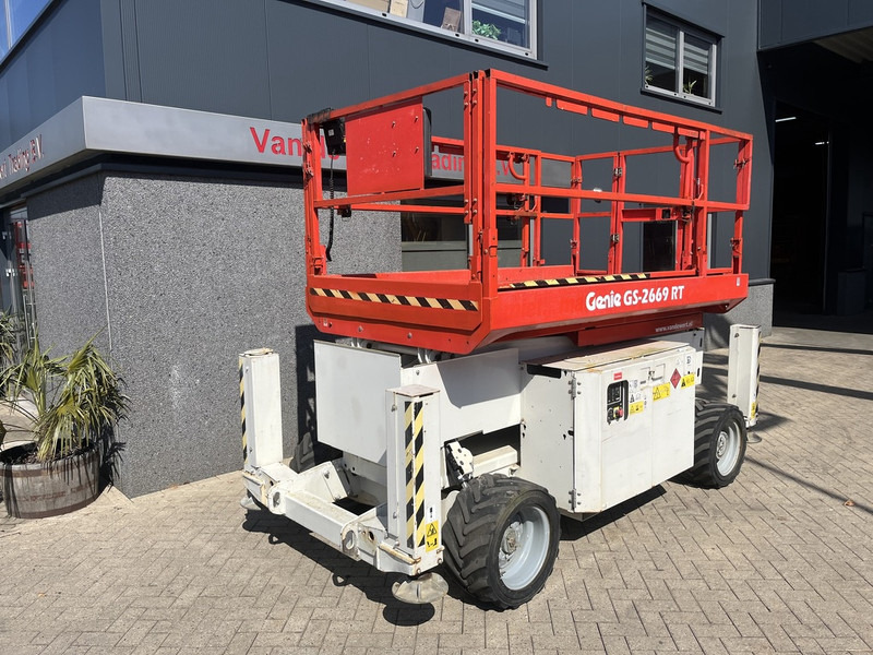Genie GS 2669 RT Hoogwerker / Arbeitsbuhne - Scissor lift: picture 5 Genie GS 2669 RT Hoogwerker / Arbeitsbuhne - Scissor lift: picture 5