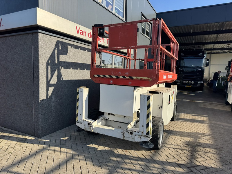 Genie GS 3369 RT Hoogwerker / Arbeitsbuhne 12mtr werkhoogte 4x4 Kubota DIESEL 2012 - Scissor lift: picture 4 Genie GS 3369 RT Hoogwerker / Arbeitsbuhne 12mtr werkhoogte 4x4 Kubota DIESEL 2012 - Scissor lift: picture 4