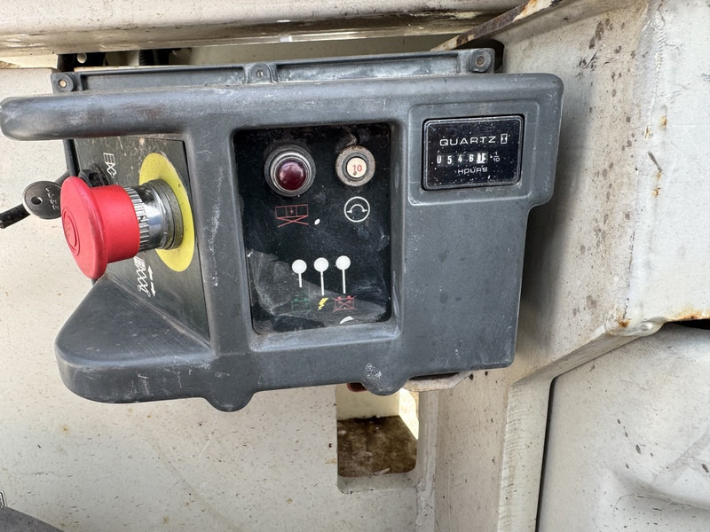 Scissor lift JLG 2030ES Schaarhoogwerker / Scissor lift 8Meter Werkhoogte 2014 Elektrisch: picture 11