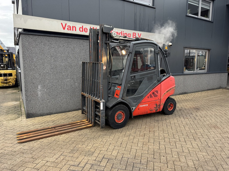 Linde H30T-01 Duplo 365 Sideshift / Vorkversteller LPG 2012 - LPG forklift: picture 2 Linde H30T-01 Duplo 365 Sideshift / Vorkversteller LPG 2012 - LPG forklift: picture 2