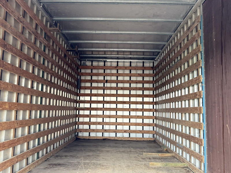 Box truck Mercedes-Benz vario 814 D: picture 11