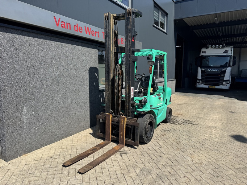 Mitsubishi FD30K - Diesel forklift: picture 3 Mitsubishi FD30K - Diesel forklift: picture 3