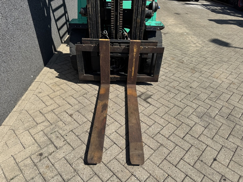 Mitsubishi FD30K - Diesel forklift: picture 5 Mitsubishi FD30K - Diesel forklift: picture 5