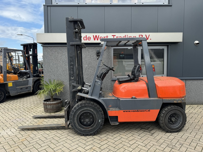 Toyota 02-6 FD 40 - Diesel forklift: picture 1 Toyota 02-6 FD 40 - Diesel forklift: picture 1