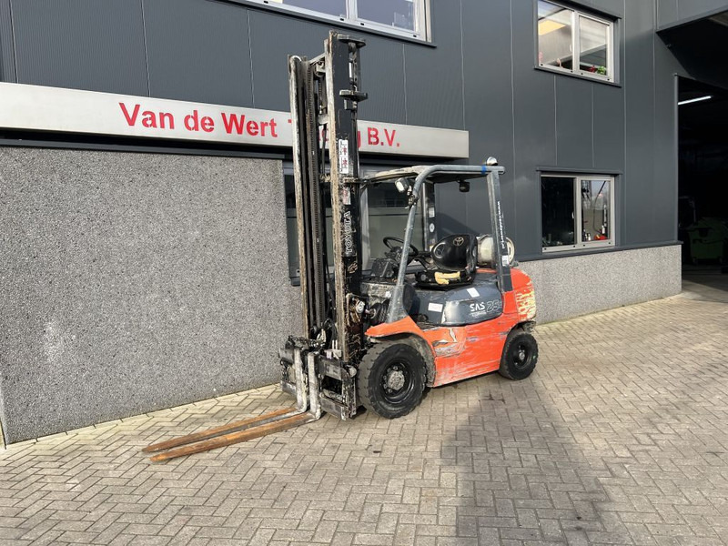 Toyota 42 7FGF 25 - LPG forklift: picture 5 Toyota 42 7FGF 25 - LPG forklift: picture 5