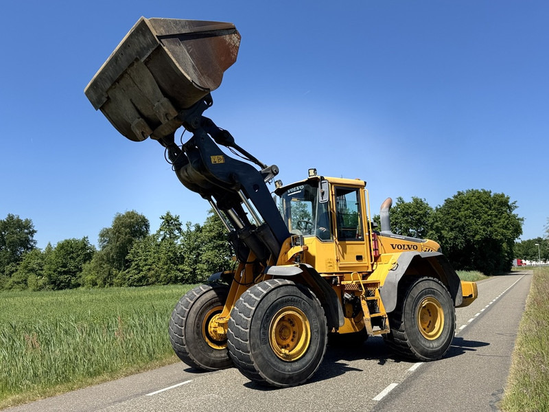 Volvo L110E - Wheel loader: picture 3 Volvo L110E - Wheel loader: picture 3